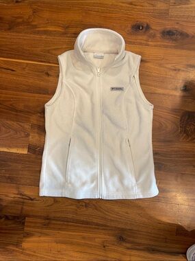 Columbia Women's Cream Fleece Zip Vest
